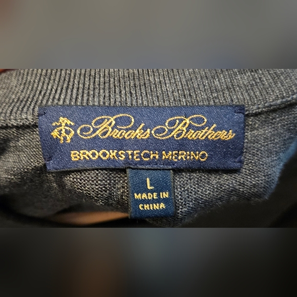 Gray Brooks Brothers V-Neck Merino Wool Sweater Men's Size Large - Picture 3 of 3